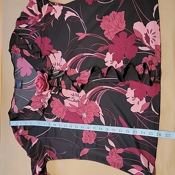 J.T.B Vintage Floral Ruffle Blouse with Flower Pin.  Size Unknown. - Picture 8 of 10